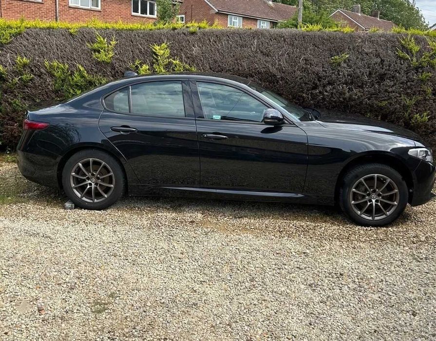 Alfa Romeo Giulia 2.2 D Z 2018 roku ANGLIK