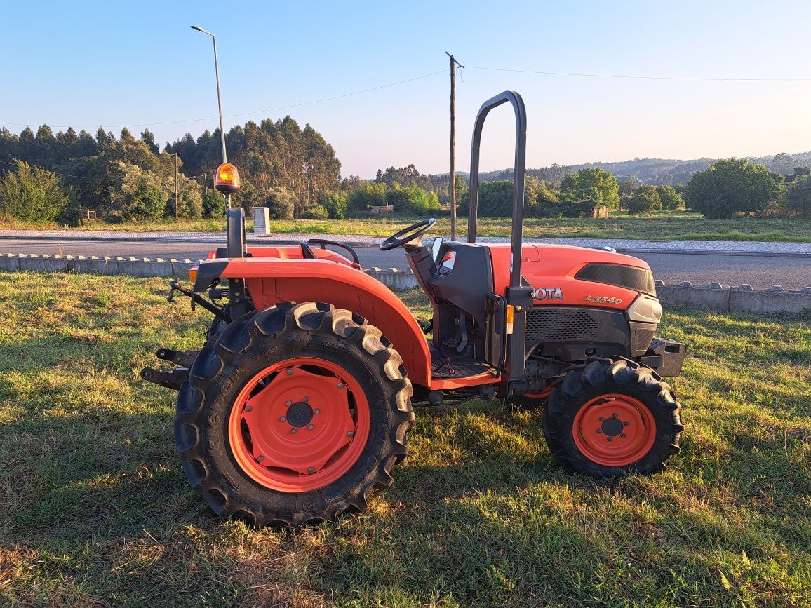 Trator Kubota L3540 com 660 horas