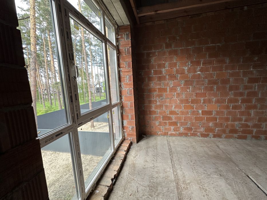 Таунхаус з великою земельною ділянкою. Є розтермінування