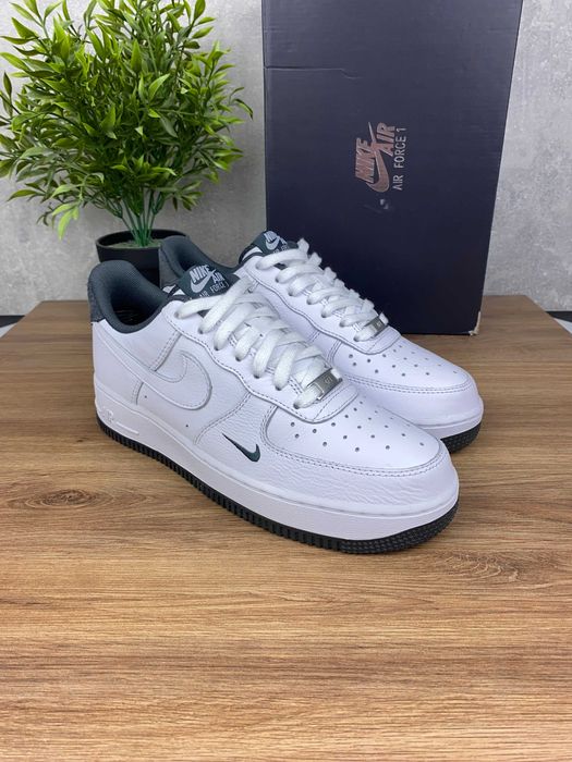 Buty Nike Air Force 1 r. 39 - białe skórzane sneakersy