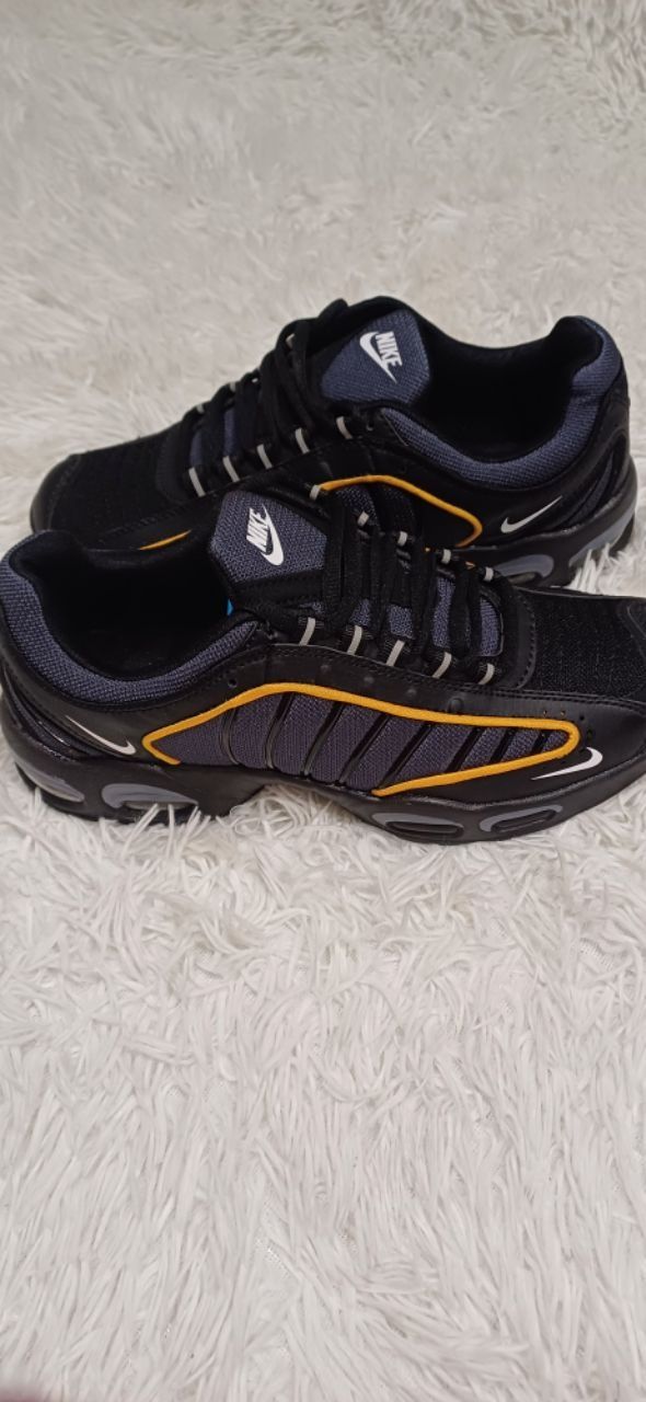 Nowe sportowe buty męskie