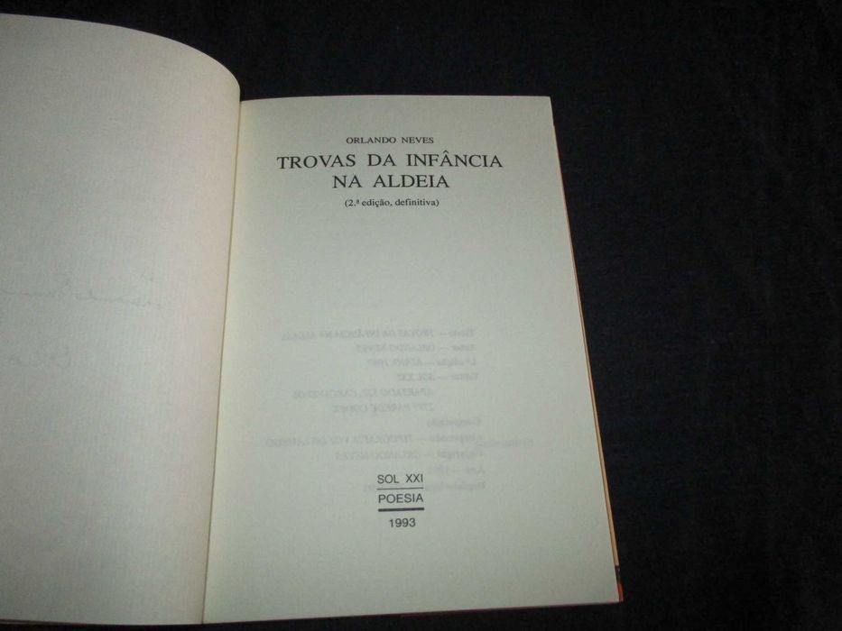 Livro Trovas da Infância na Aldeia Orlando Neves Autografado