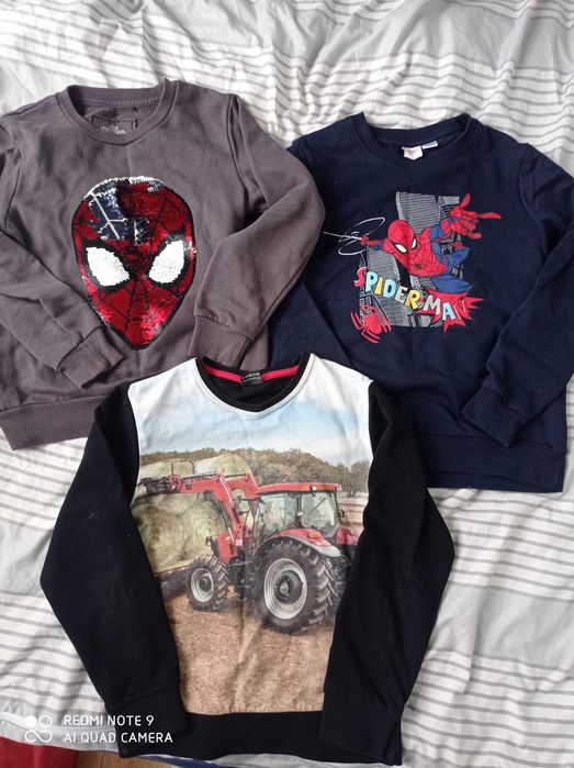 Kilka ubrań chlopiecych