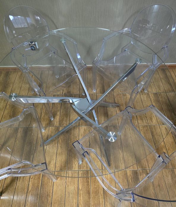 Conjunto 4 cadeiras + mesa