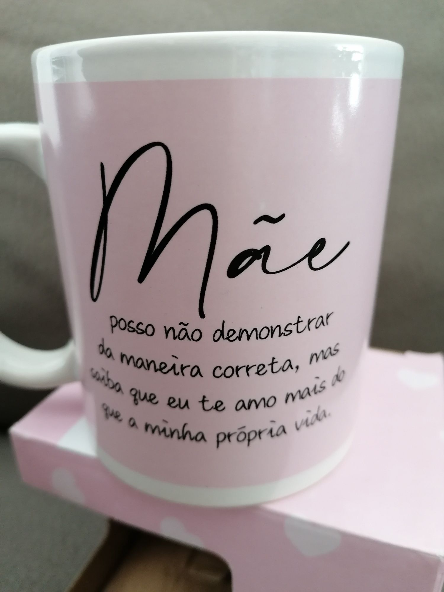 Canecas "MÃE" (Novas na caixa)