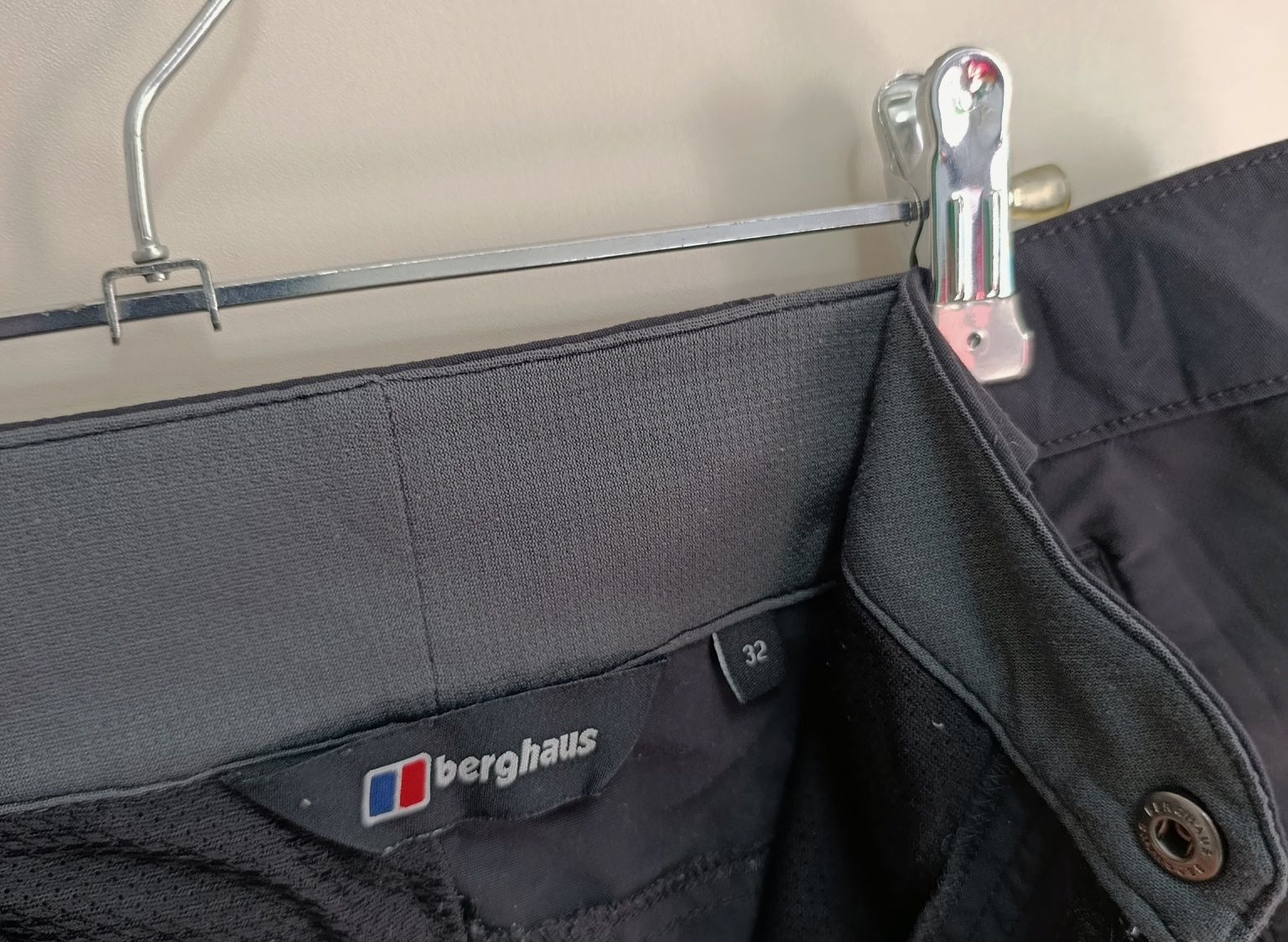 Męskie spodenki treningowe Berghaus roz.32
