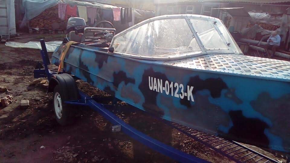 Лодка Казанка с мотором.