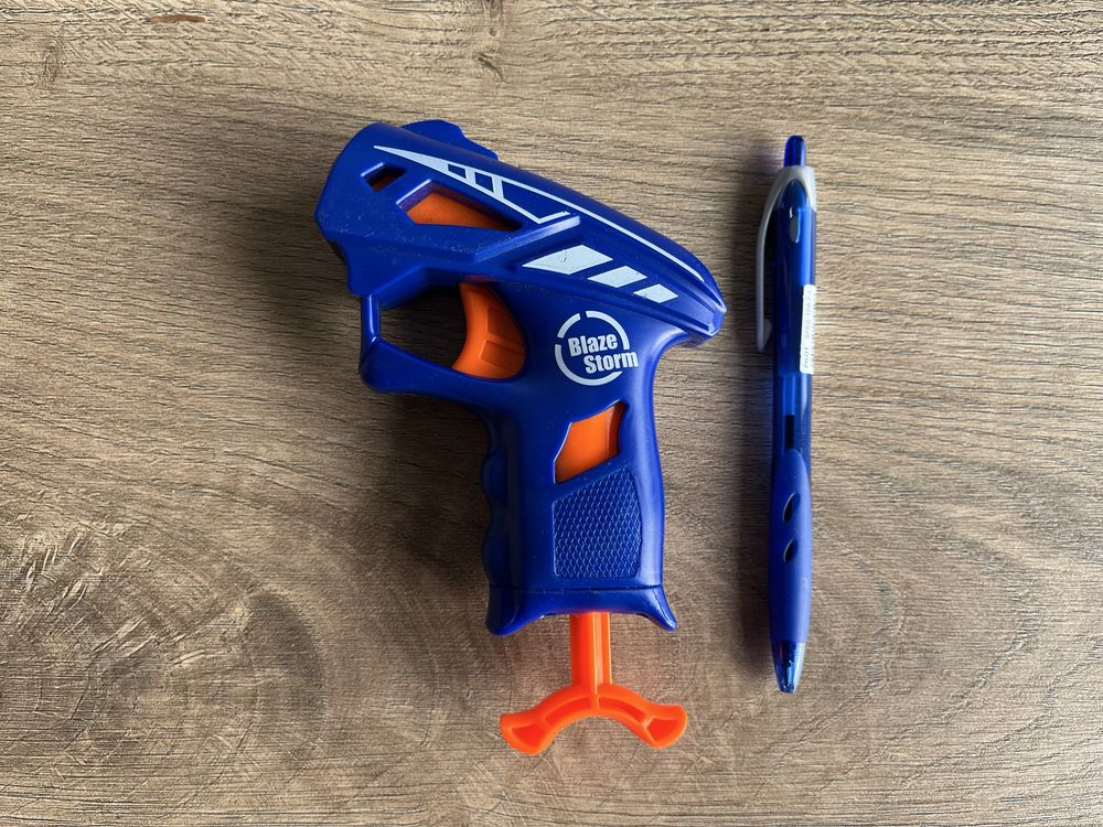 Pistolet Nerf disruptor + pojedyńczy blaze storm