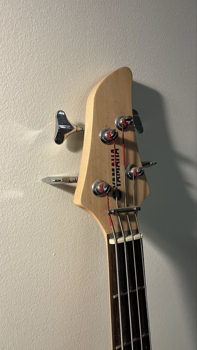 Baixo Yamaha RBX 170 vermelho