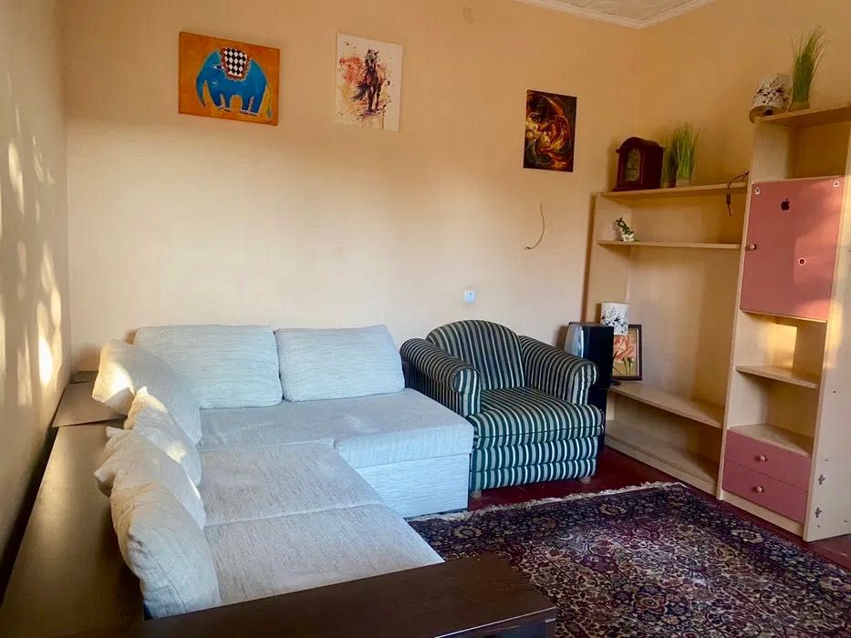 Оренда 1/2 будинку з власним подвірʼям в 10 хв м Либідська