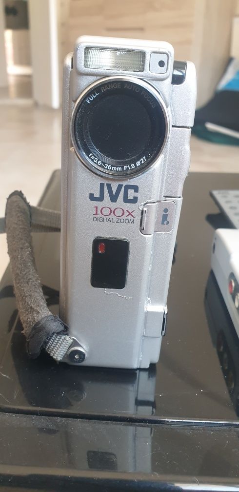 Camera JVC Digital GR-DV X4 como nova