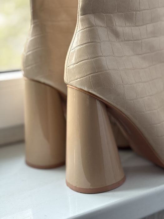 Ботильйони жіночі 39 розмір на ніжку 25 см під крокодила бежеві
