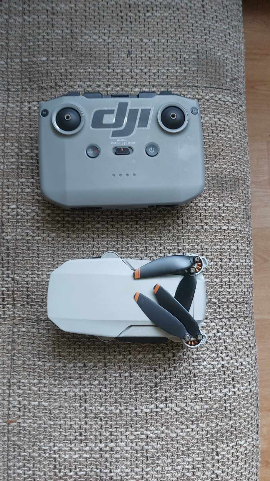 Dron DJI mini 2 se