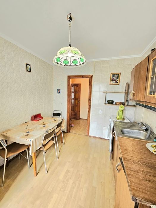 4ри кімнатна 2й поверх , новий дім