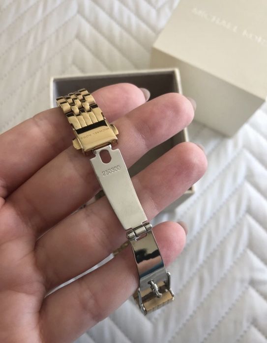 Relógio dourado Michael Kors