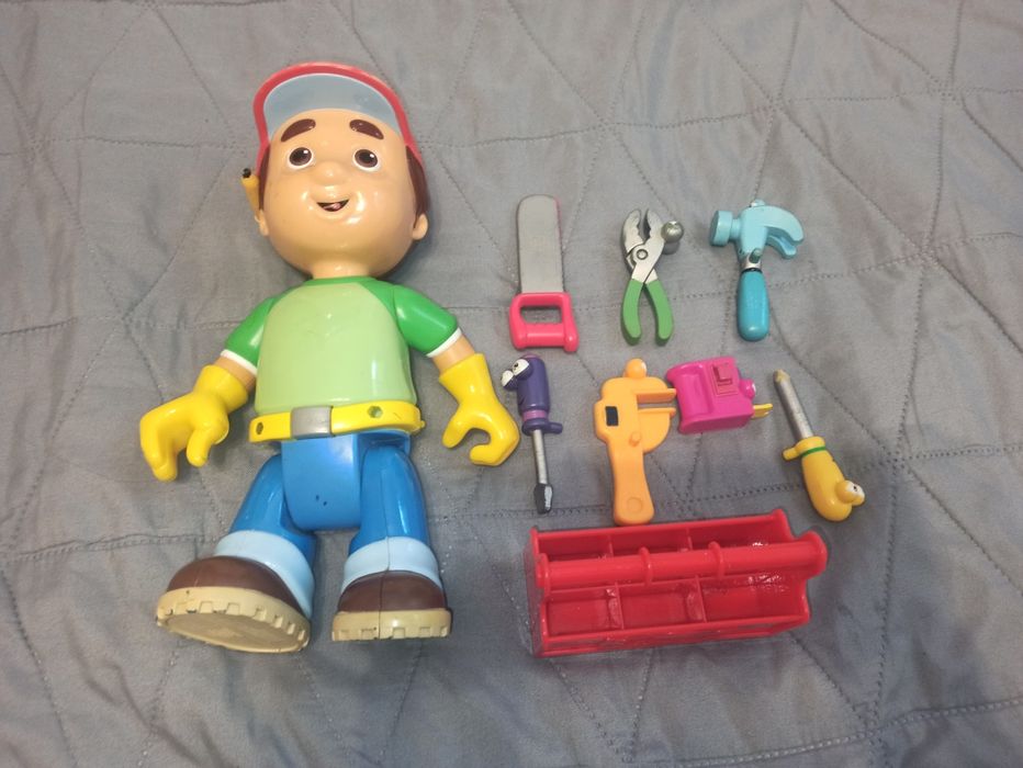 Maniek złota rączka z narzędziami  w języku polskim