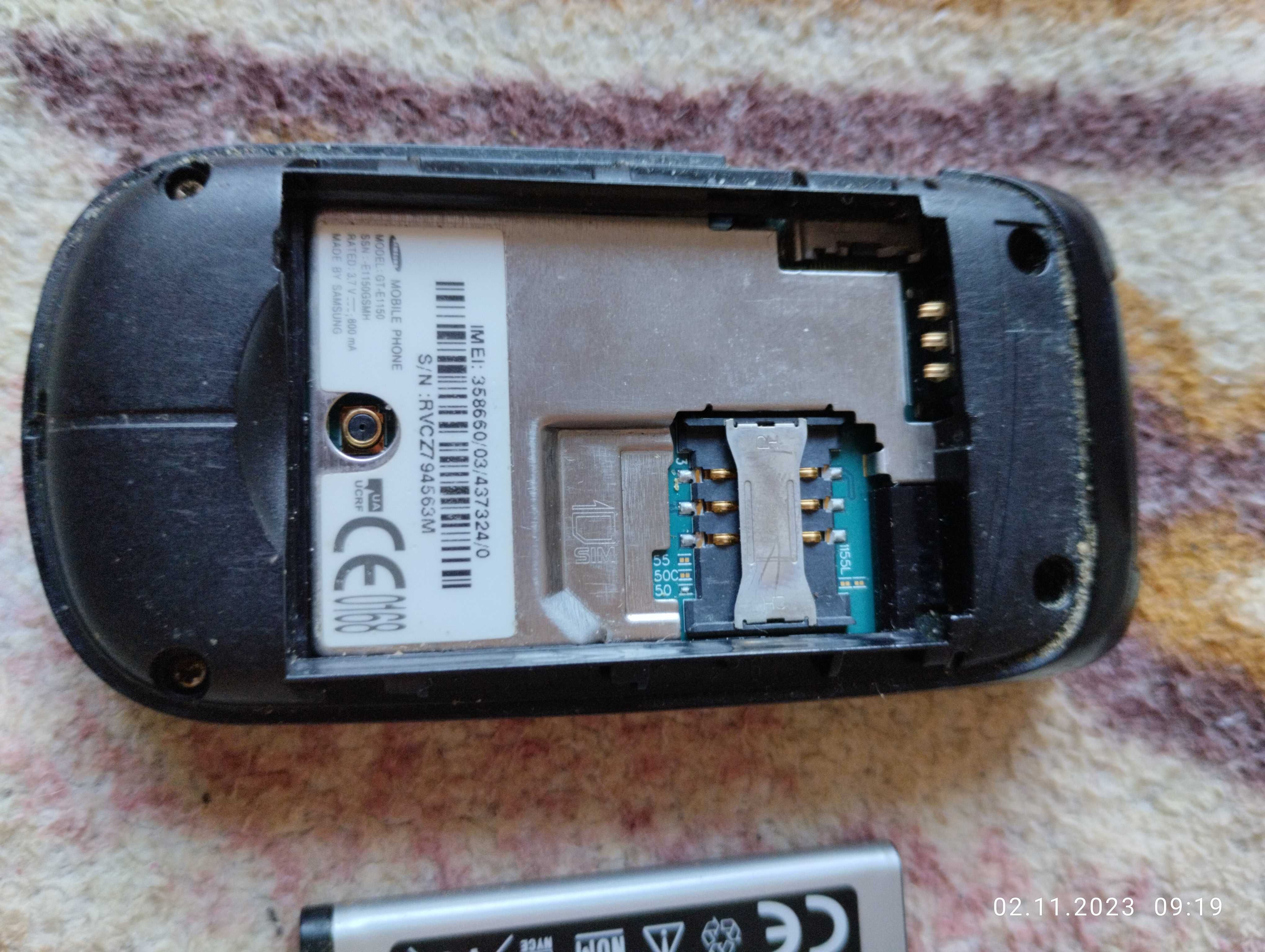 Телефон  Samsung e1150 з зарядкою