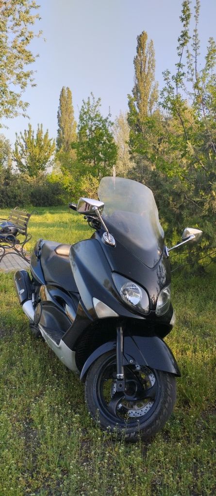 Yamaha T-max 500