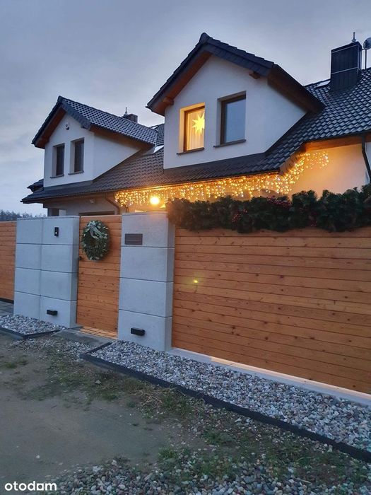 Sprzedam dom w zabudowie bliźniaczej, wysoki standard.