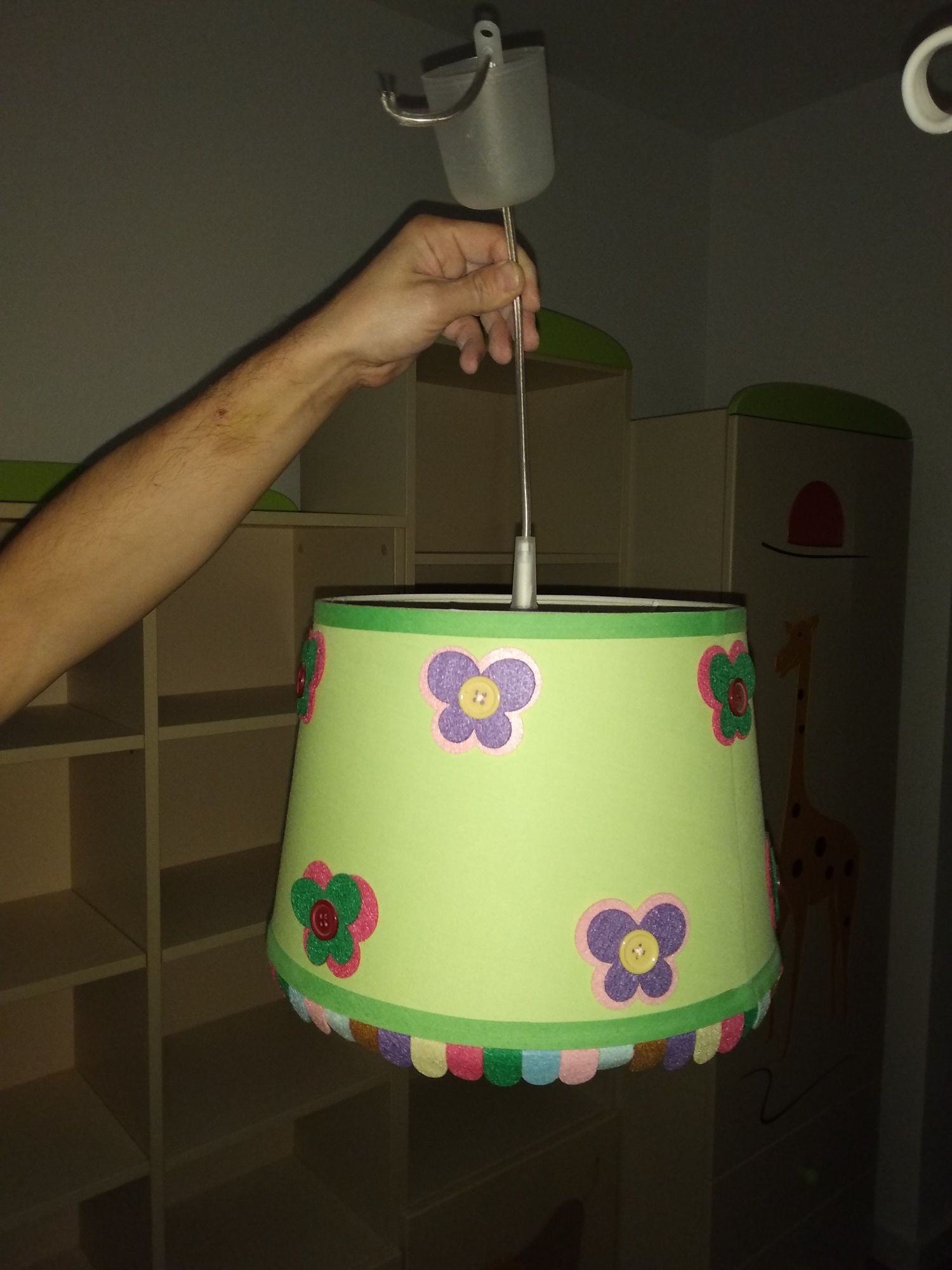 Śliczny żyrandol lampa meblik do pokoju dziecięcego.