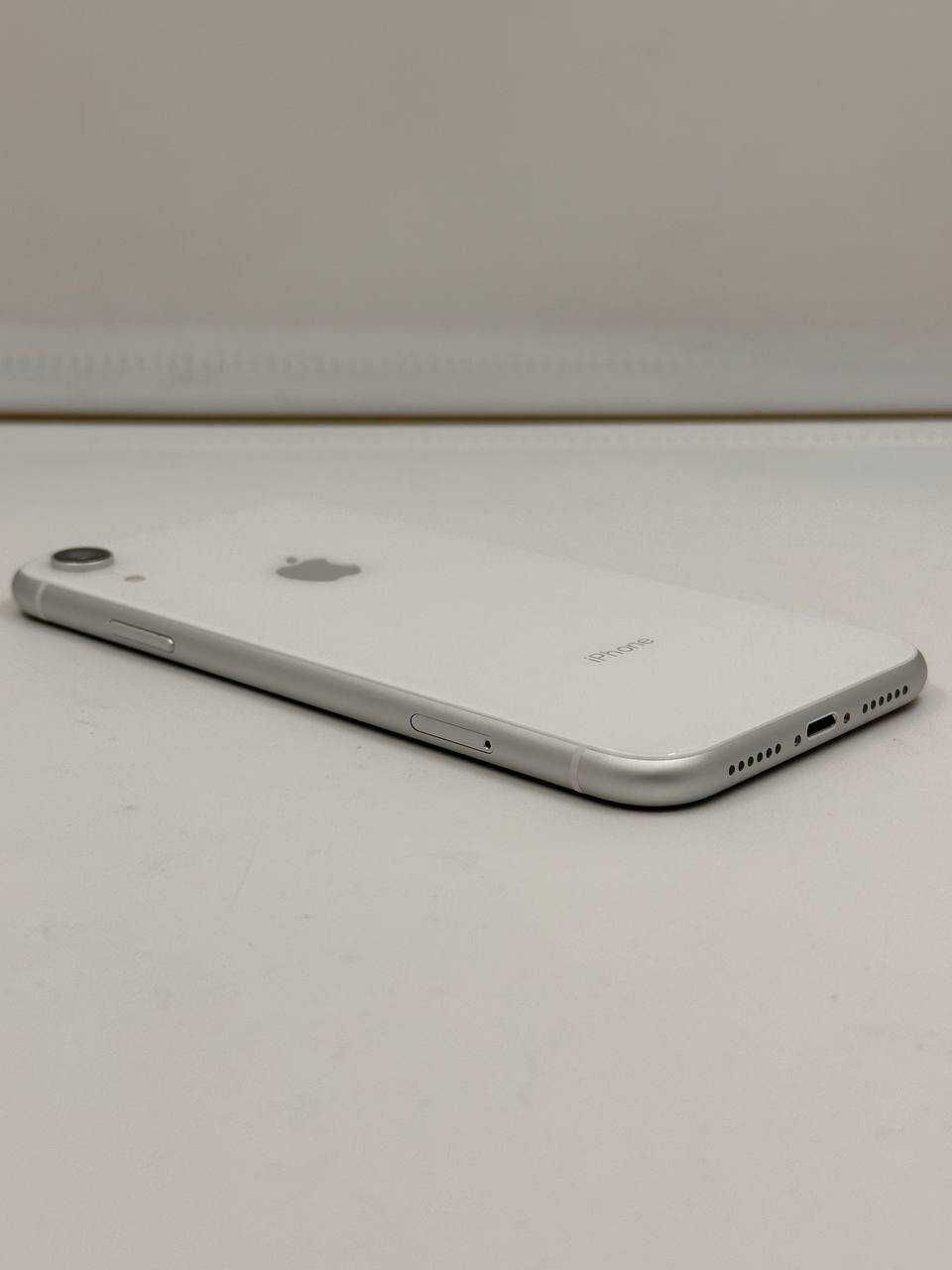 iPhone XR 64Gb White Neverlock ГАРАНТИЯ 6 Месяцев МАГАЗИН