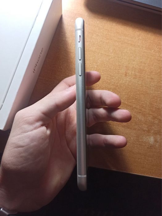 продам 11 айфон 64 акб