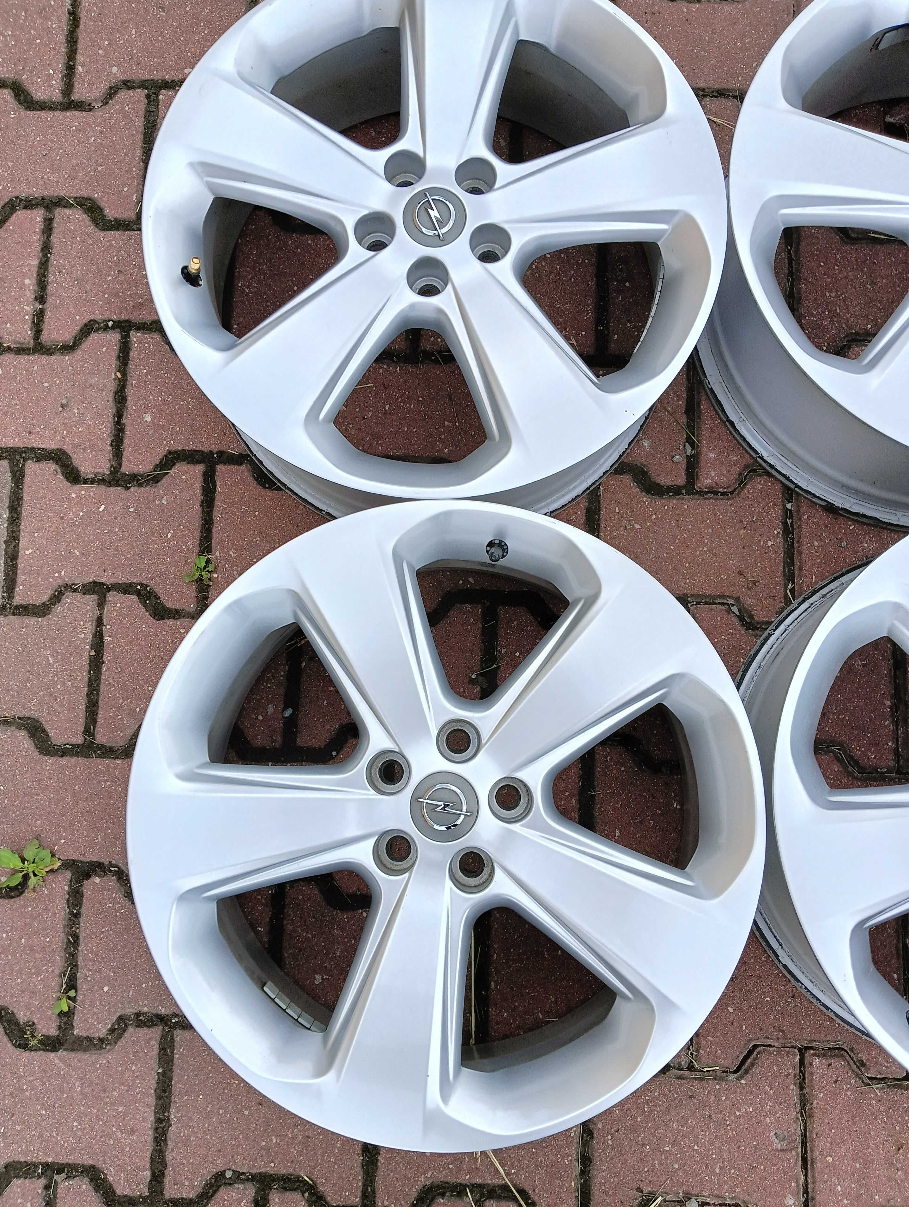 Felgi Aluminiowe OPEL MOKKA 18" 5x105