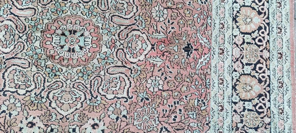 Jedwabny dywan tkany ręcznie 229 x 155 cm perski jedwab