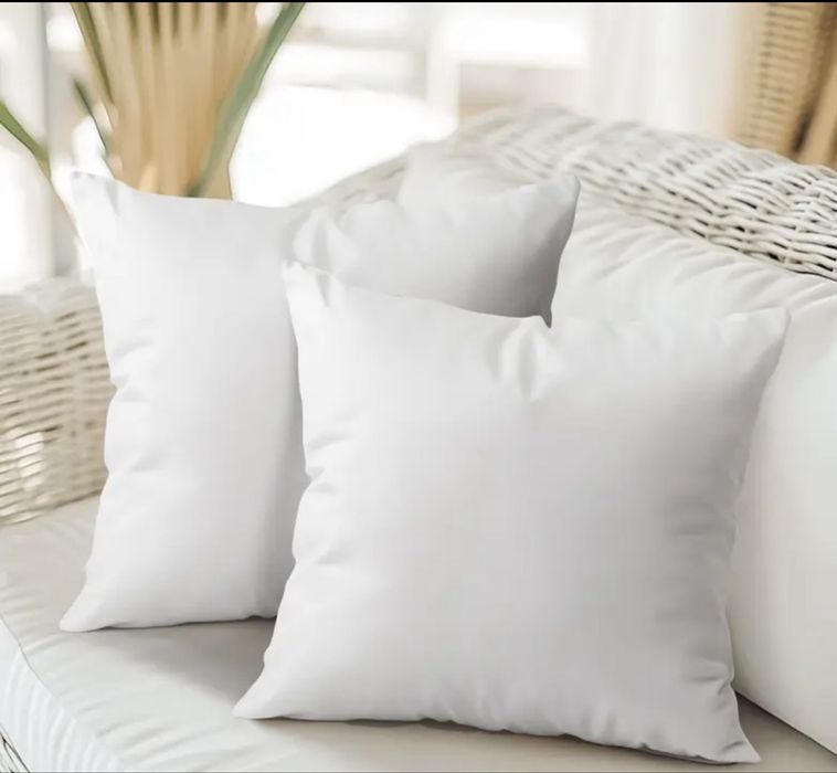 Dwie nowe poszewki biale