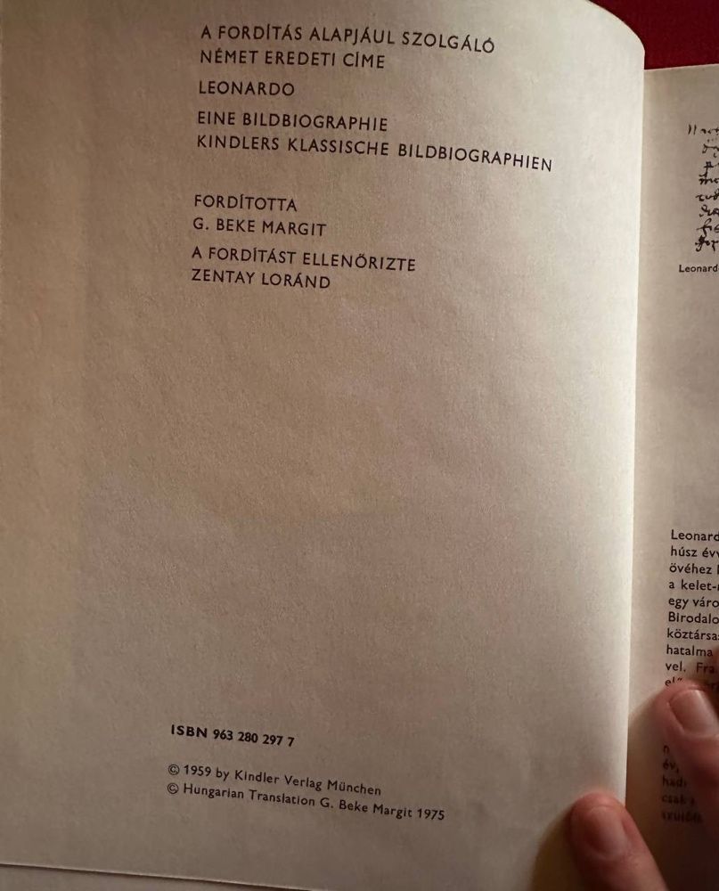 Книга Леонардо да Вінчі на угорській мові Leonardo