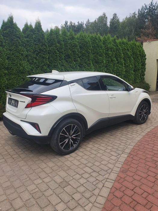 Sprzedam Toyotę C-HR Executive Faktura VAT