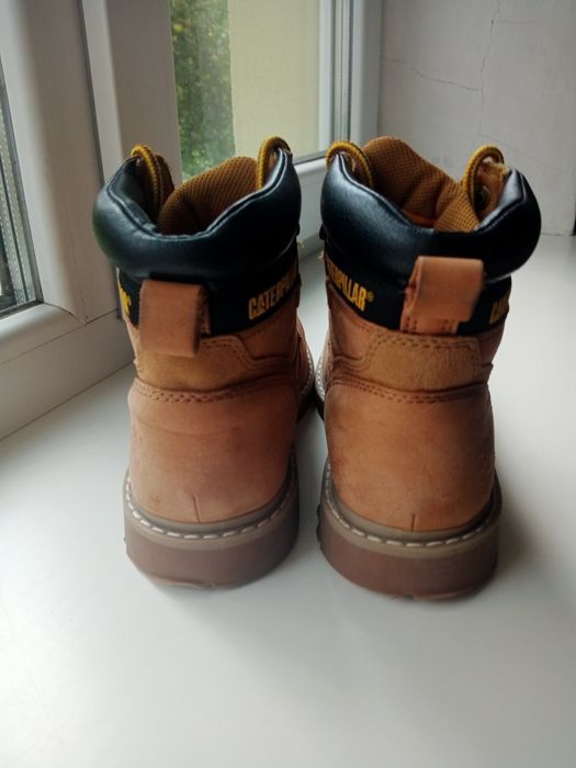 Трекінгові черевики CATERPILLAR розм.39
Розмір US 8 UK 6 EUR 39
Устілк