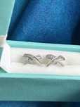 Złote kolczyki z brylantami 0.01ct. Białe złoto 9K (375) Styl Tiffany.
