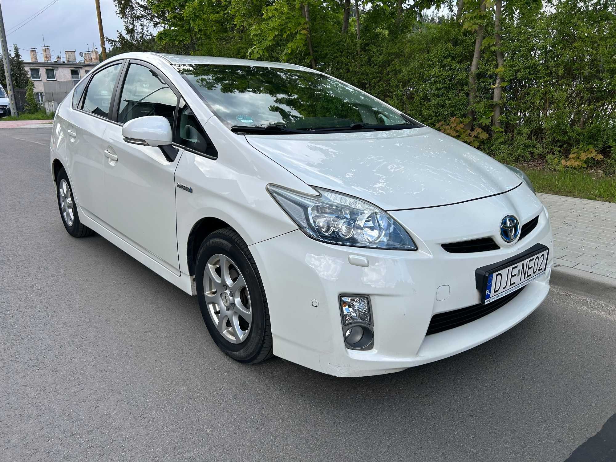 Toyota Prius 3 sprowadzona Hybryda 1.8 benzyna