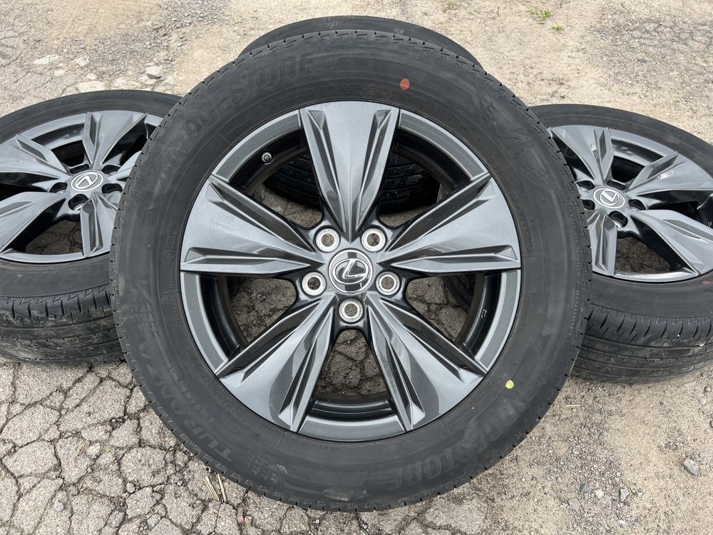 Диски Колеса В Зборі 5x114.3 LEXUS UX З Резиною 215 60 R17 Bridgestone