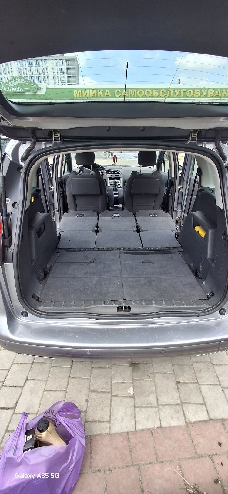 Продам Peugeot 5008 1,6 дизель МКПП.