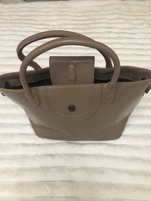 Елегантна жіноча шкіряна сумка