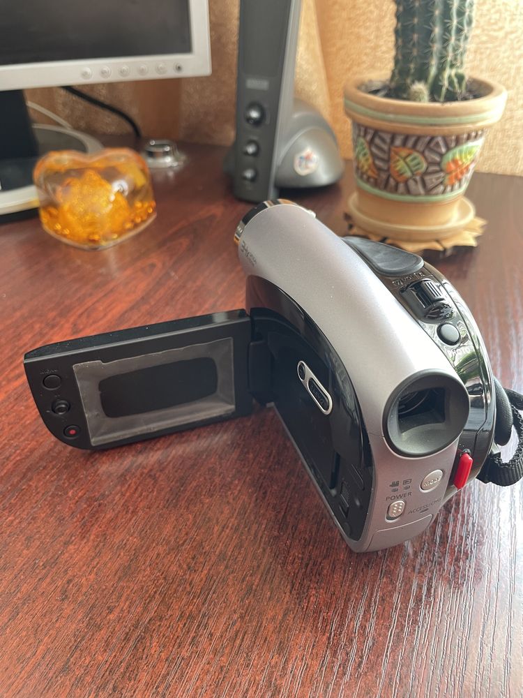 Відеокамера Samsung VPDX 105i