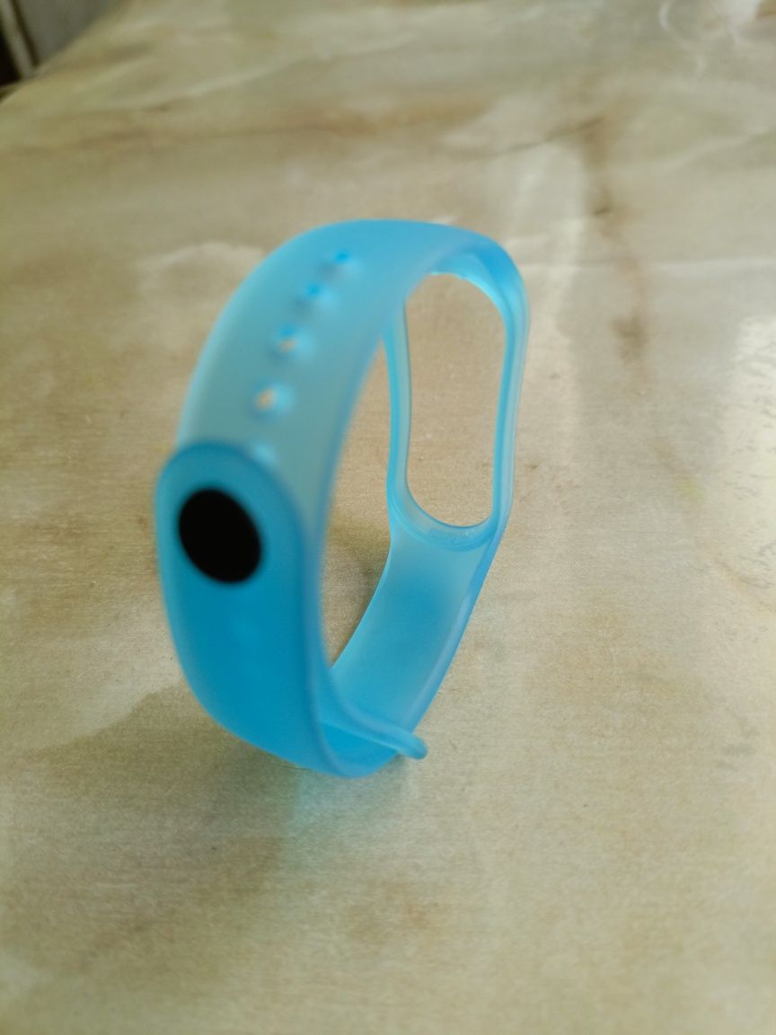 Ремешок браслет к часам mi band 4