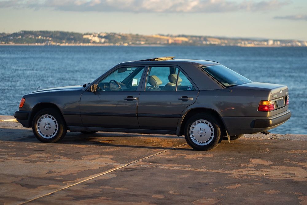 Mercedes-Benz W124 (1984-1997) 300 D Turbo