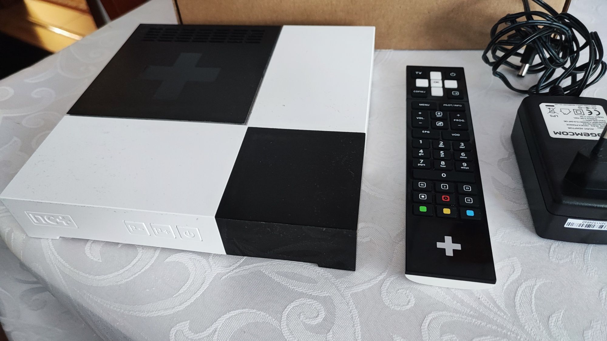 Tuner nc+ sagecom DSIW74, karta, pilot, zasilacz na doładowania