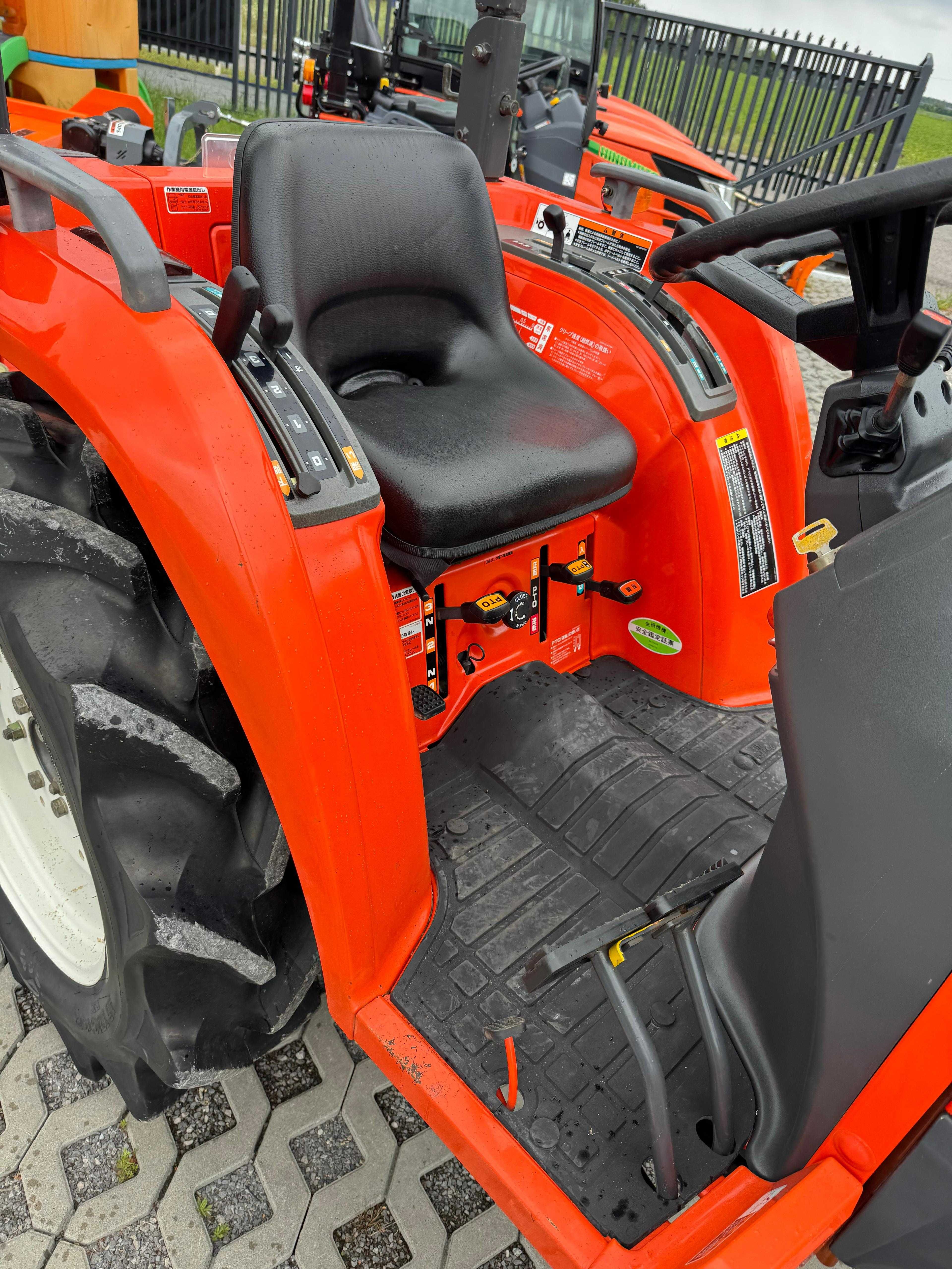 Rezerwacja KUBOTA GT-23 4X4 23hp, Wspomag, Manual, Zarejestrowany