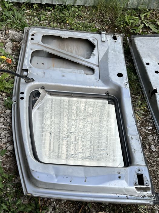 Двері зажні пежо експерт 1