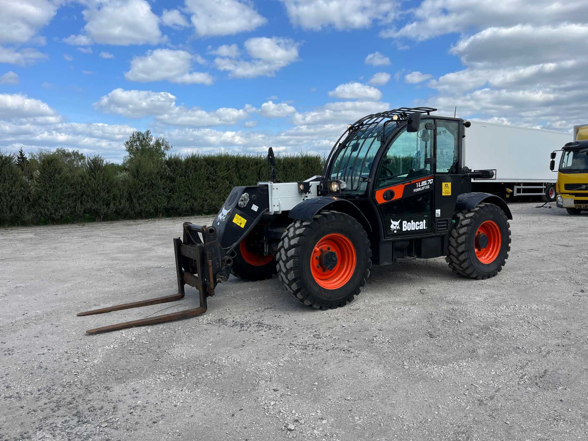 Ładowarka teleskopowa BOBCAT tl 35.70* Sprowadzona