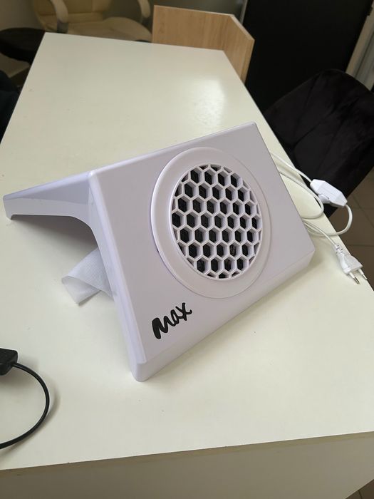 Витяжка для манікюру