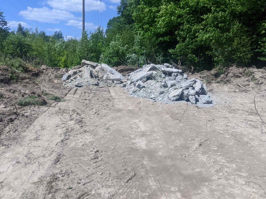 Приймуу даром бій дрібний без сміття