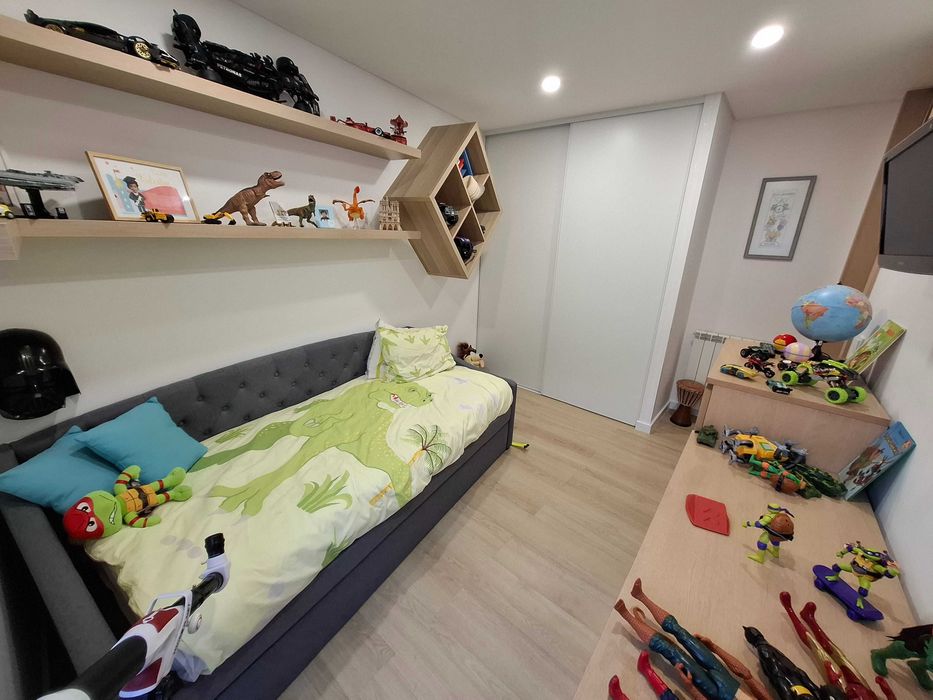 Vende se moradia V3 com 2 suites