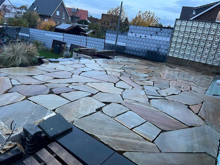 Prace ziemne, układanie polbruku, ogrodzenia