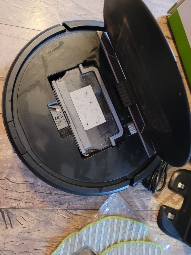 Sprzedam używany odkurzacz z mopowaniem iRobot Roomba Combo