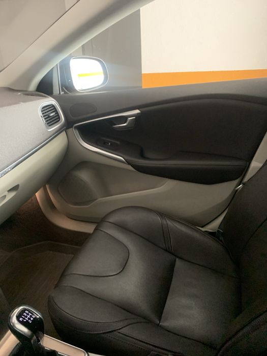 Volvo V40 T4  Cross Country Summum